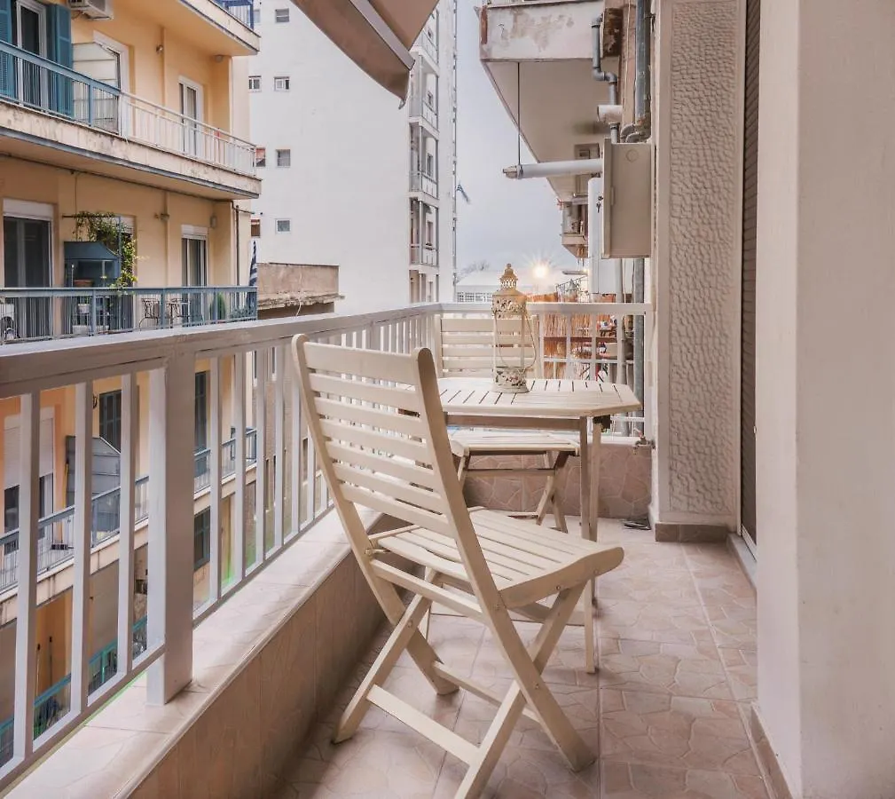 Wood Apartment In The Center Of 塞萨洛尼基